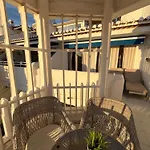Homelystay-benalmadena, Puerto Marina 아파트 *