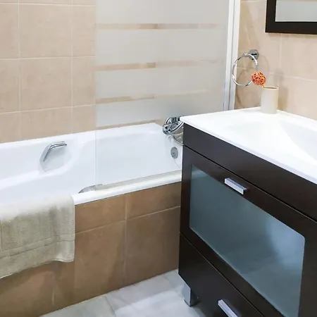 Homelystay-benalmadena, Puerto Marina *